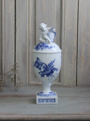 Royal Copenhagen "Blå blomst" lågpokal.