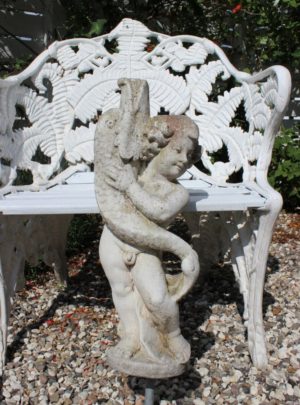 Fontane figur med smuk patina.