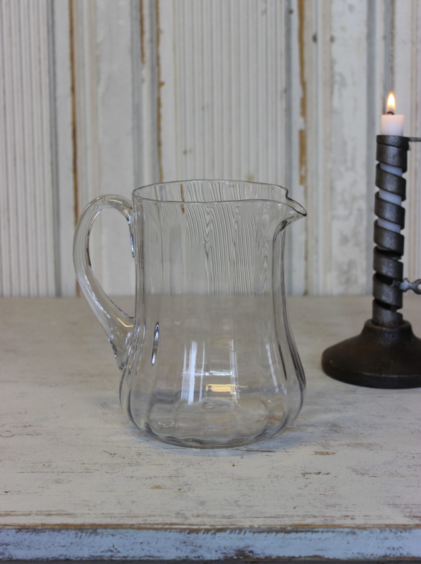 Download Antique Swedish glass jug with rare pink color. - Antikgården